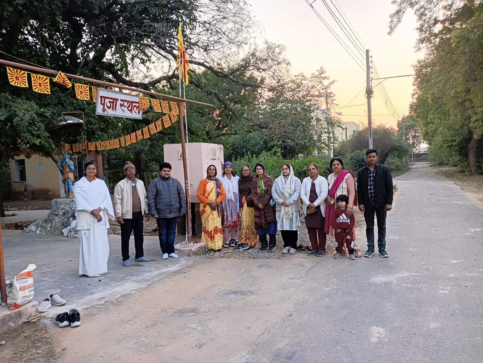 शिवरात्रि पर सेवा स्थानों पर शिव ध्वजा रोहन